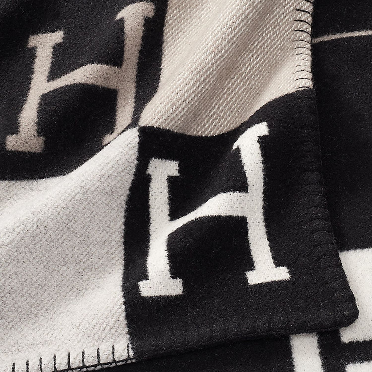 Cashmere and Wool Blanket, Soft and Elegant Throw 2