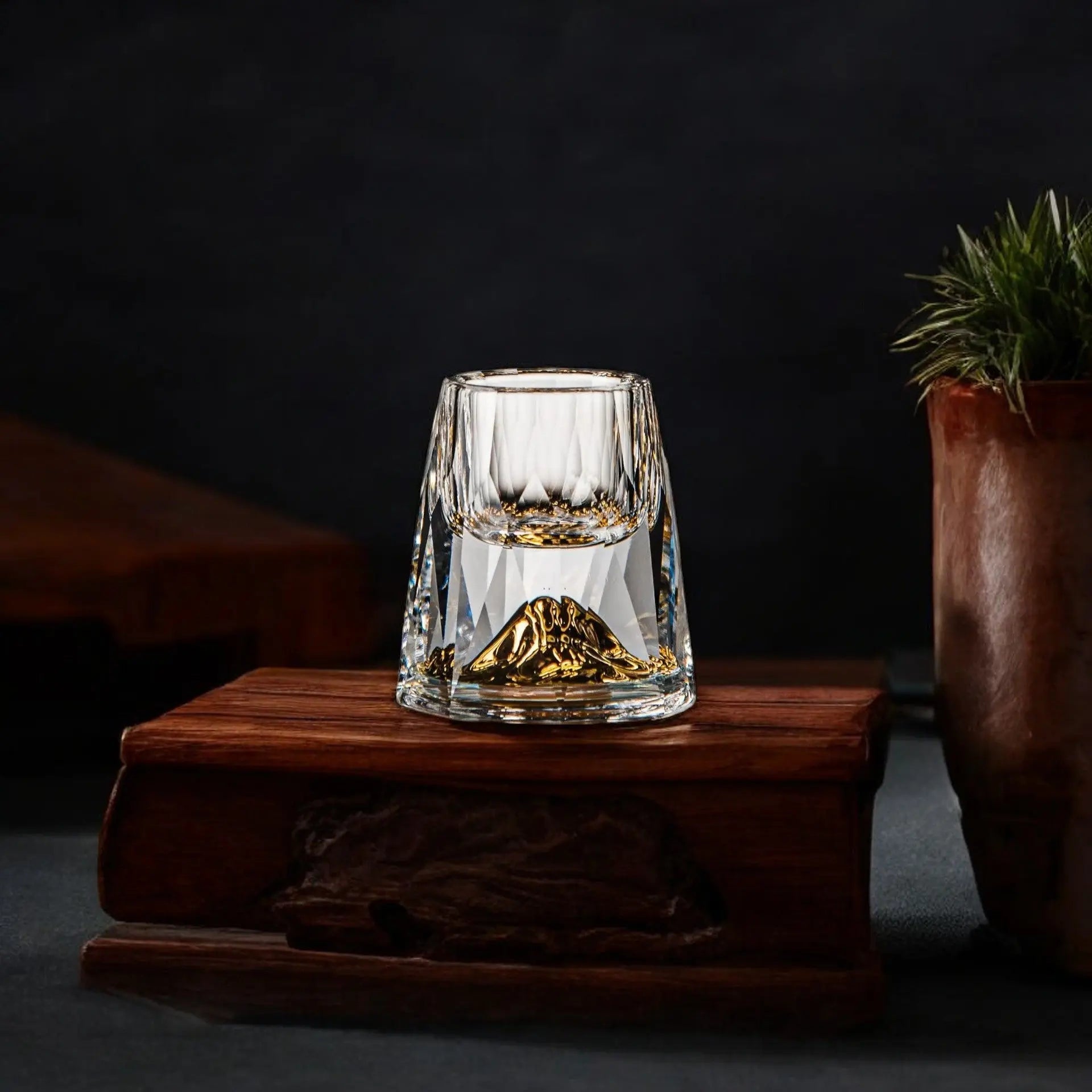 Handcrafted Crystal Glasses with Gold Flake Detailing 1