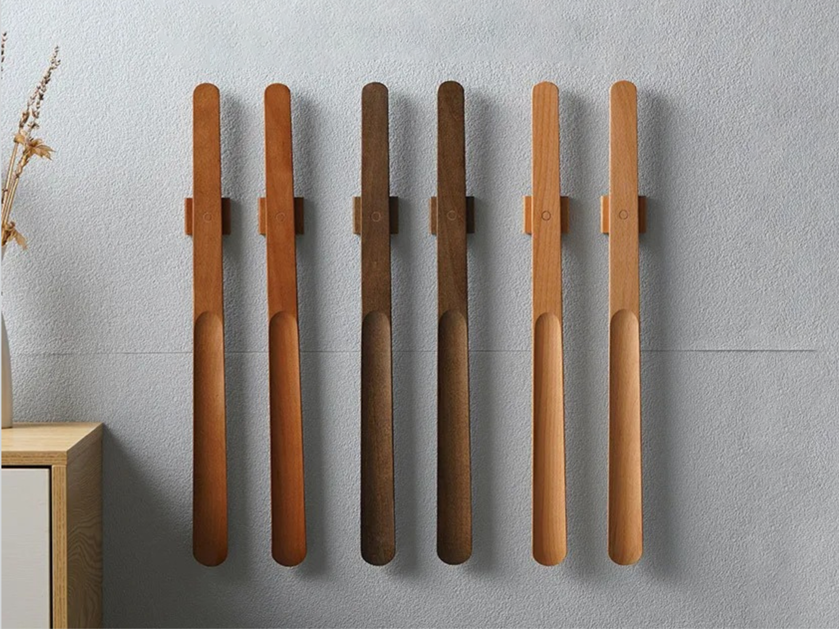 Long Handled Wooden Shoehorn with Magnetic Base, 55 cm Beech Wood 1
