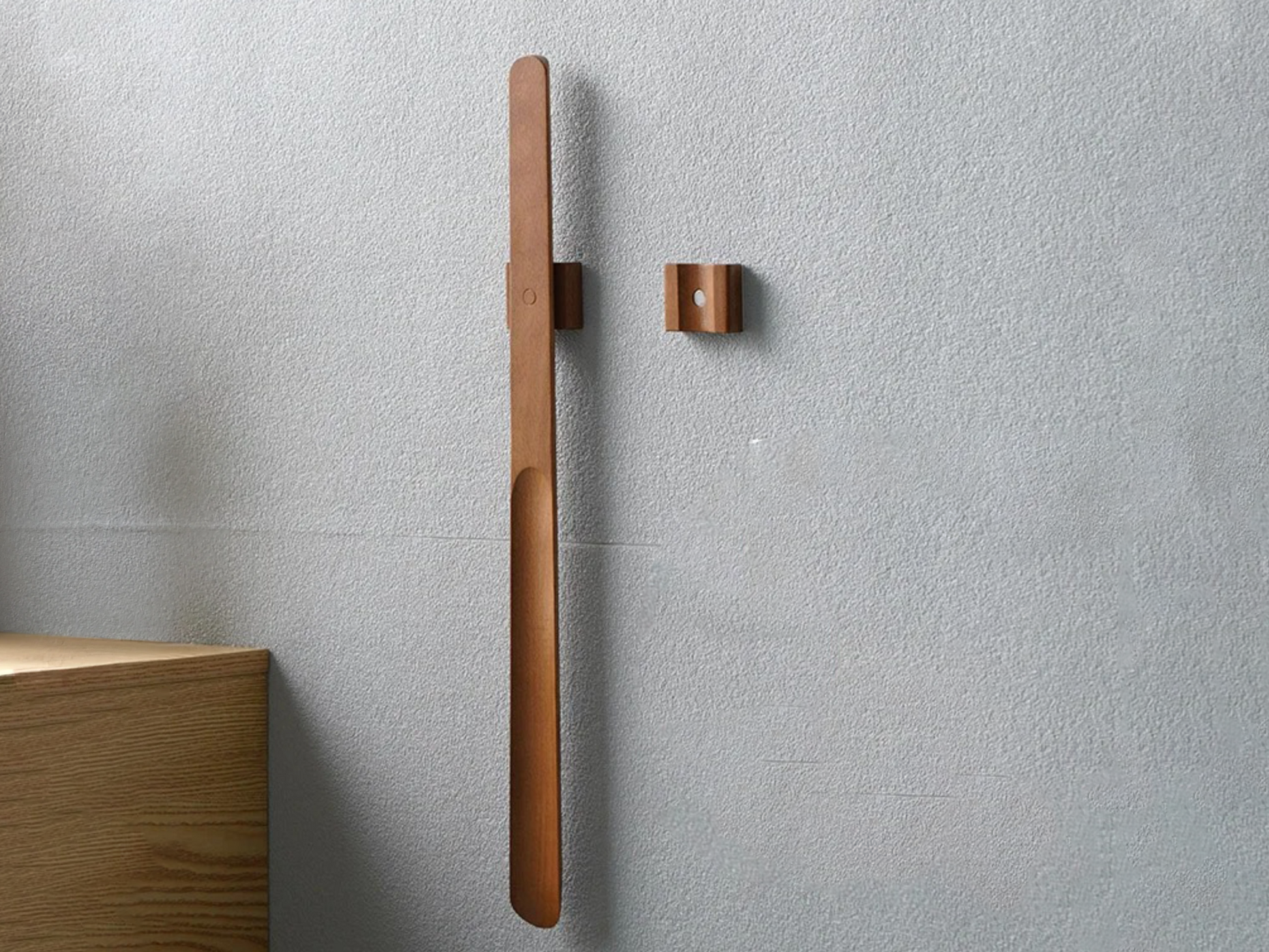 Long Handled Wooden Shoehorn with Magnetic Base, 55 cm Beech Wood 2