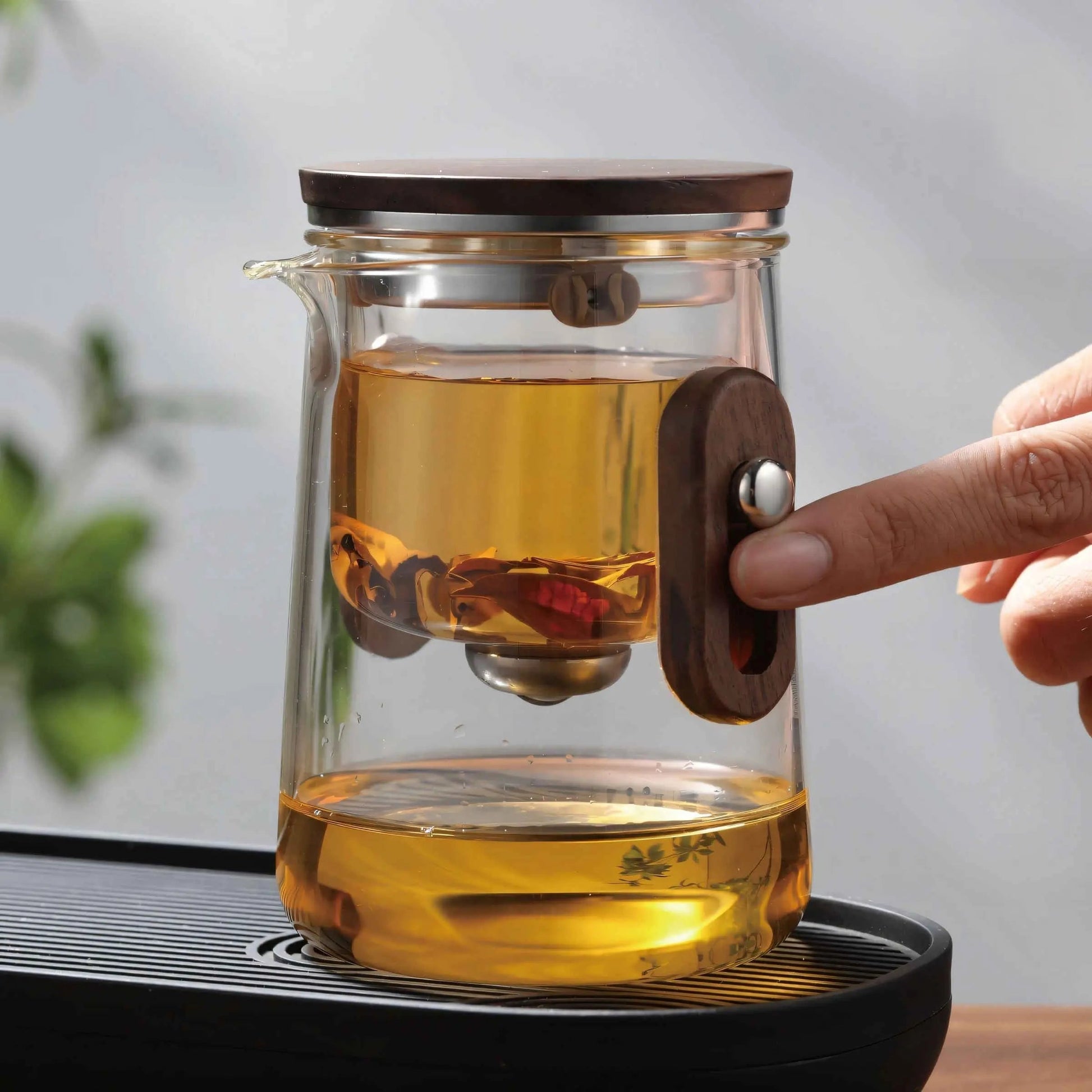 Travel Glass Tea Set with Filter Teapot, 3 Cups and Carry Case 4